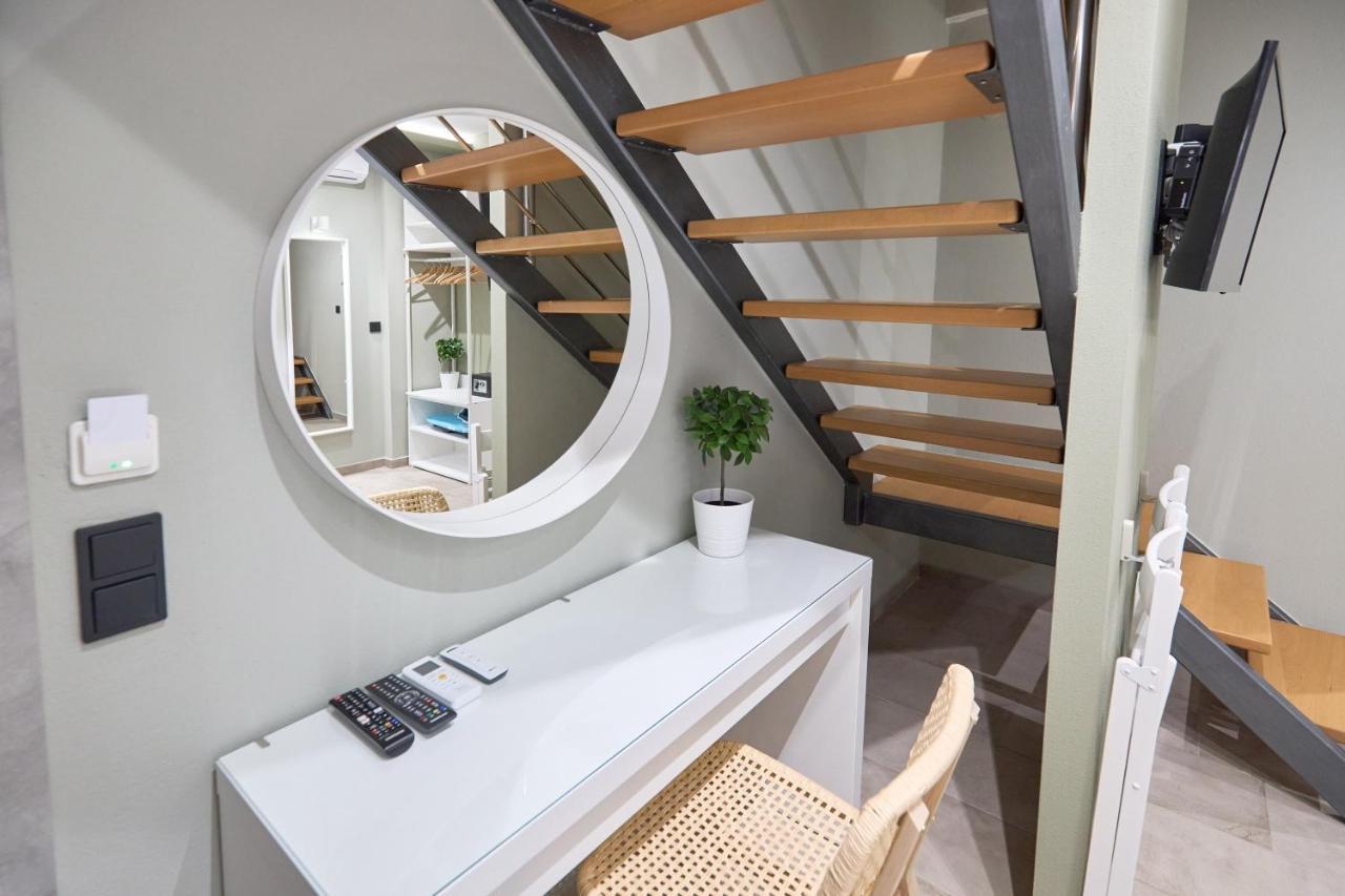 Oisymi Luxury Studios Nea Peramos  Luaran gambar