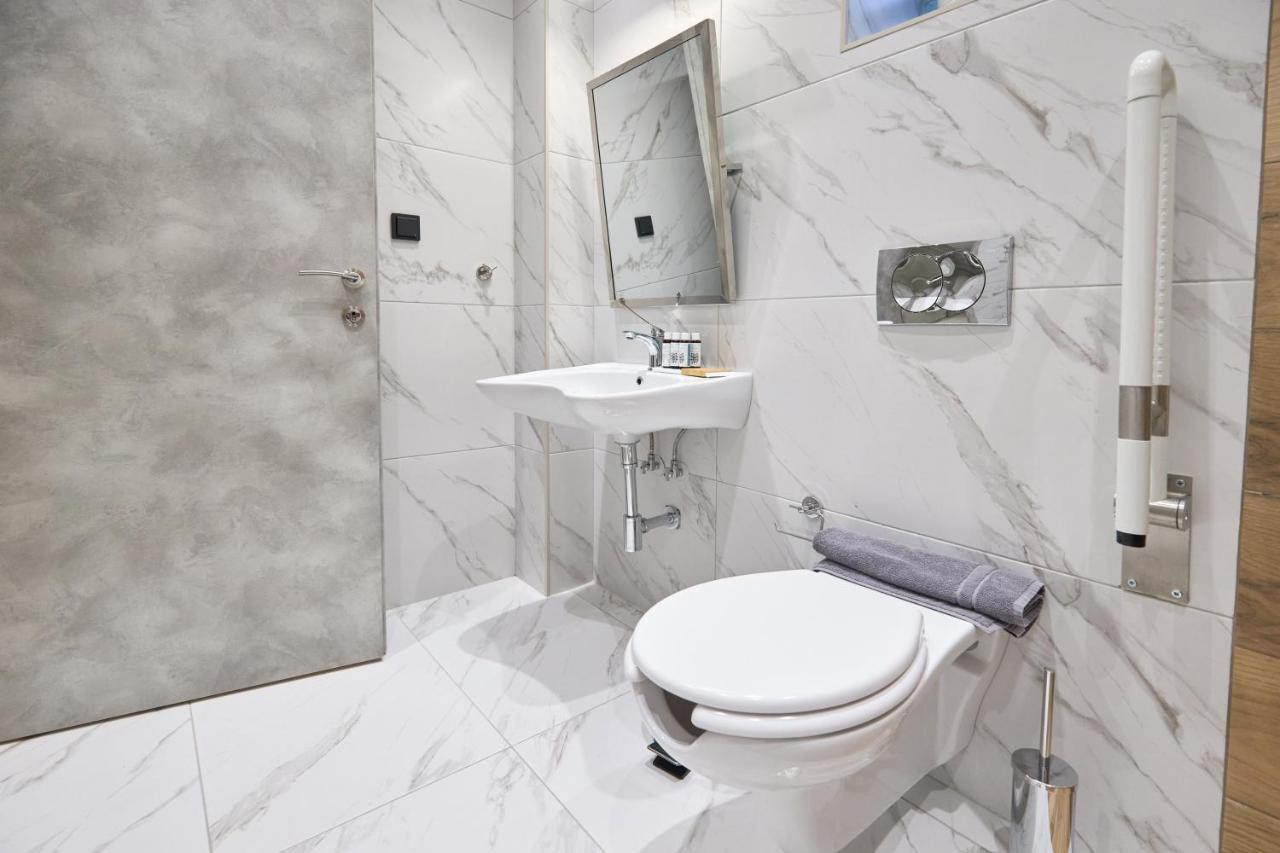 Oisymi Luxury Studios Nea Peramos  Luaran gambar