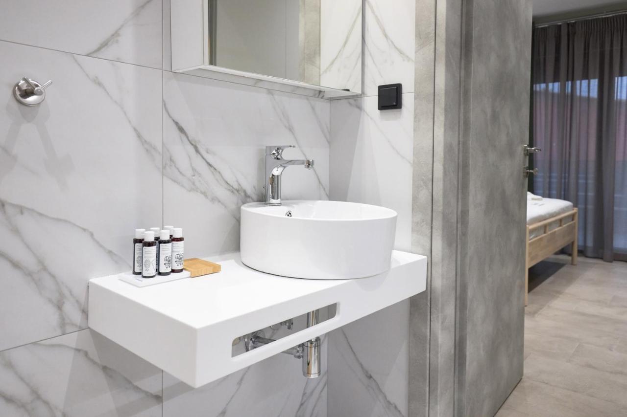 Oisymi Luxury Studios Nea Peramos  Luaran gambar