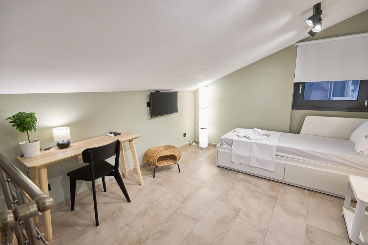 Oisymi Luxury Studios Nea Peramos  Luaran gambar