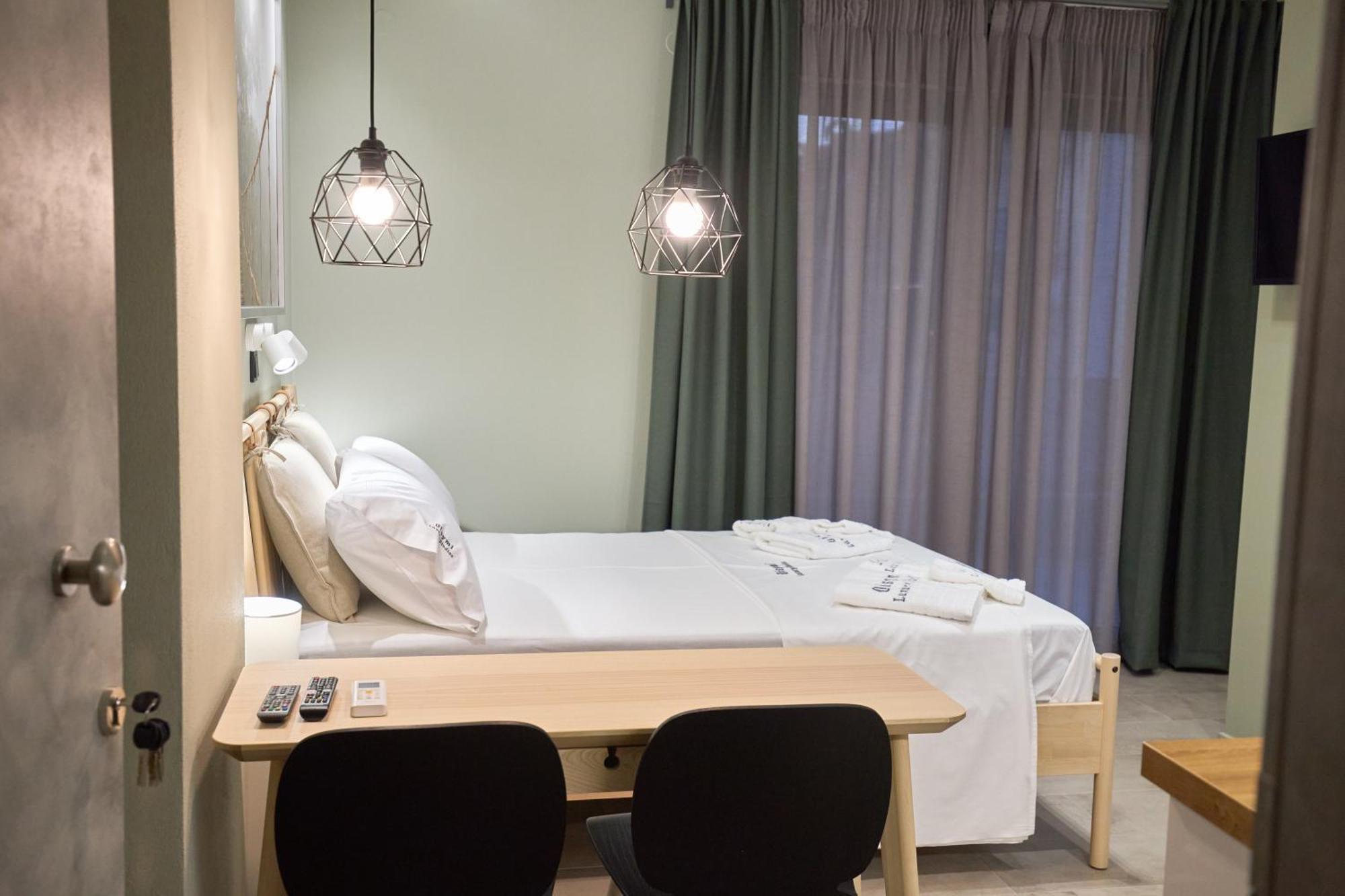 Oisymi Luxury Studios Nea Peramos  Luaran gambar